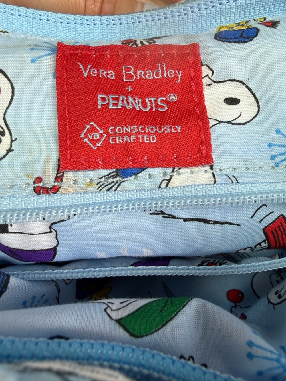 Vera Bradley Peanuts Ski Slope Snoopy - Picture 6 of 6